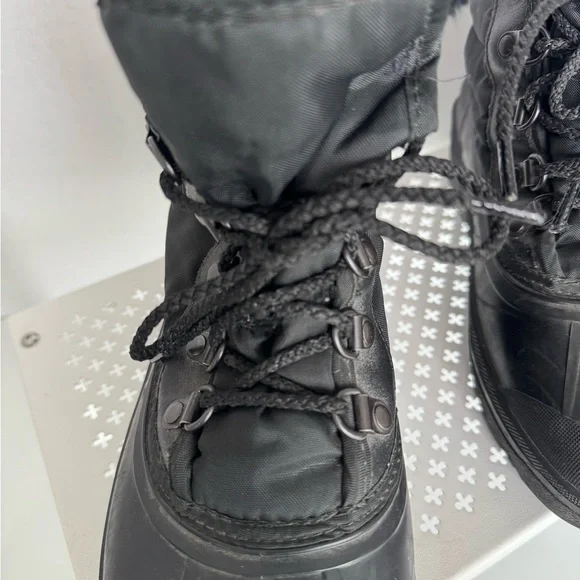 Sorel Black Insulated Boots Size 7 Lace Up Rubber Sole Winter Waterproof Snow - Picture 4 of 7